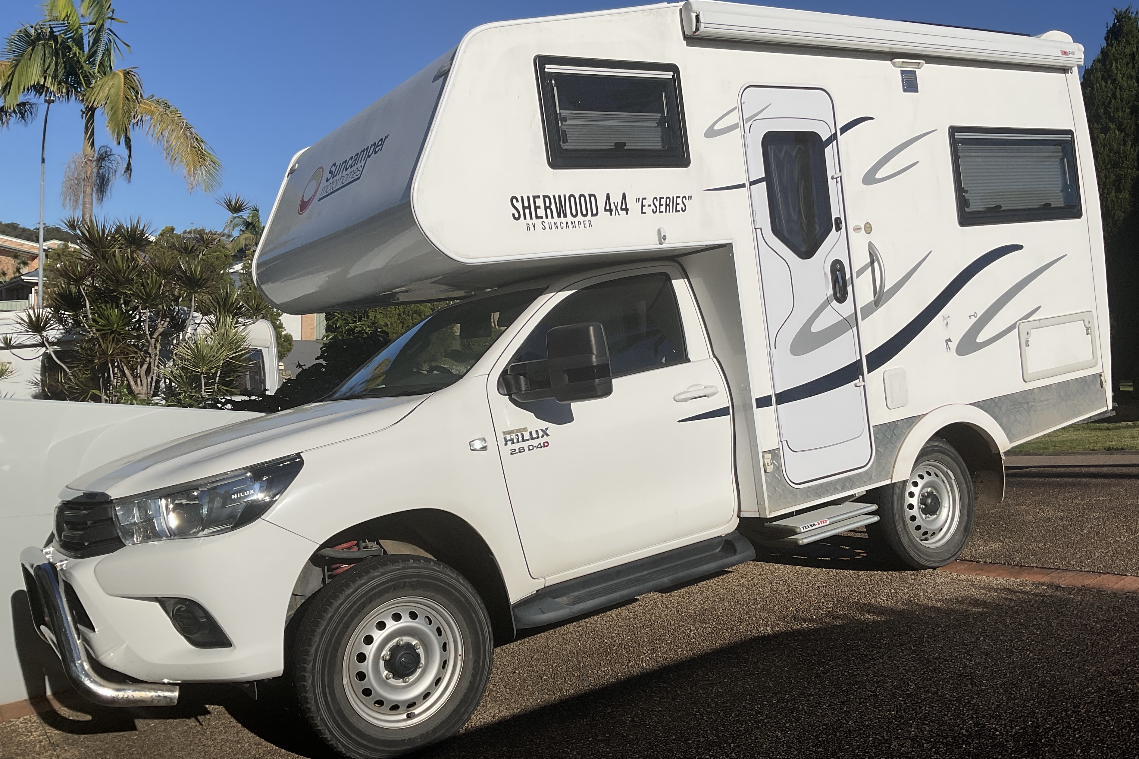 2023 SUNCAMPER RV TOYOTA HILUX