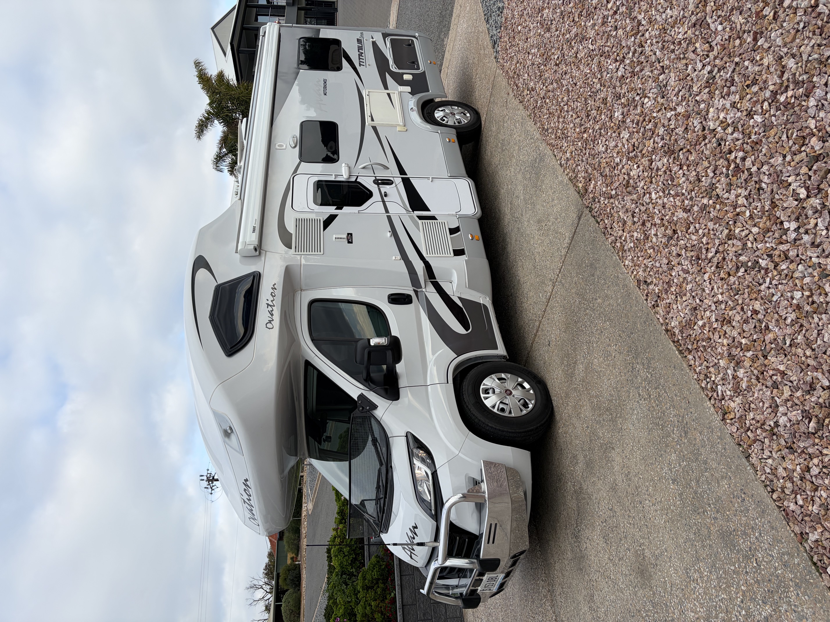 2024 AVAN OVATION M5C